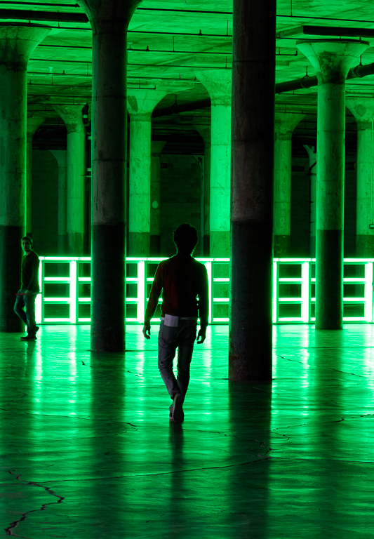 Strolling Through Emerald City Comp Size